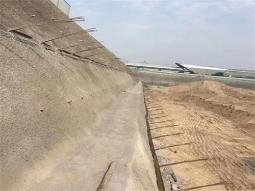 同江河道边坡加固